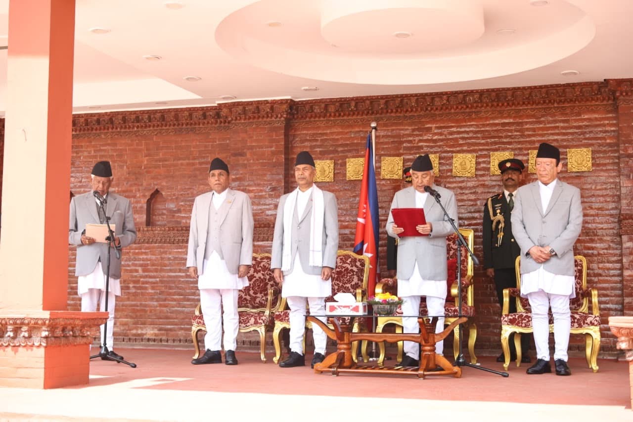 सांसद अर्जुननरसिंह केसीले लिए पद तथा गोपनीयताको शपथ