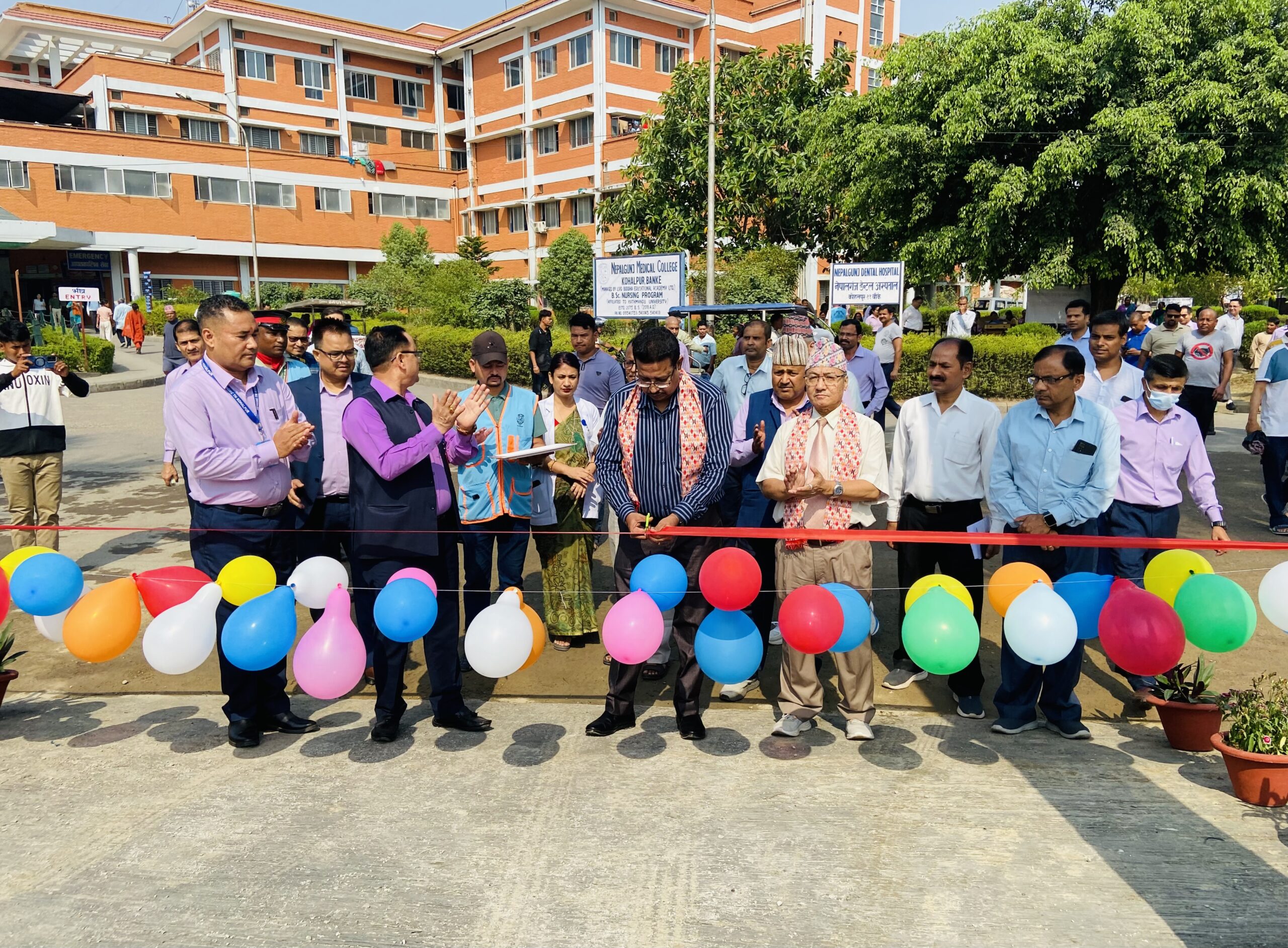 कोहलपुरको दशबिघा अस्पतालमा १ करोडमा बनेको निशुल्क सवारी पार्किंग सञ्चालनमा