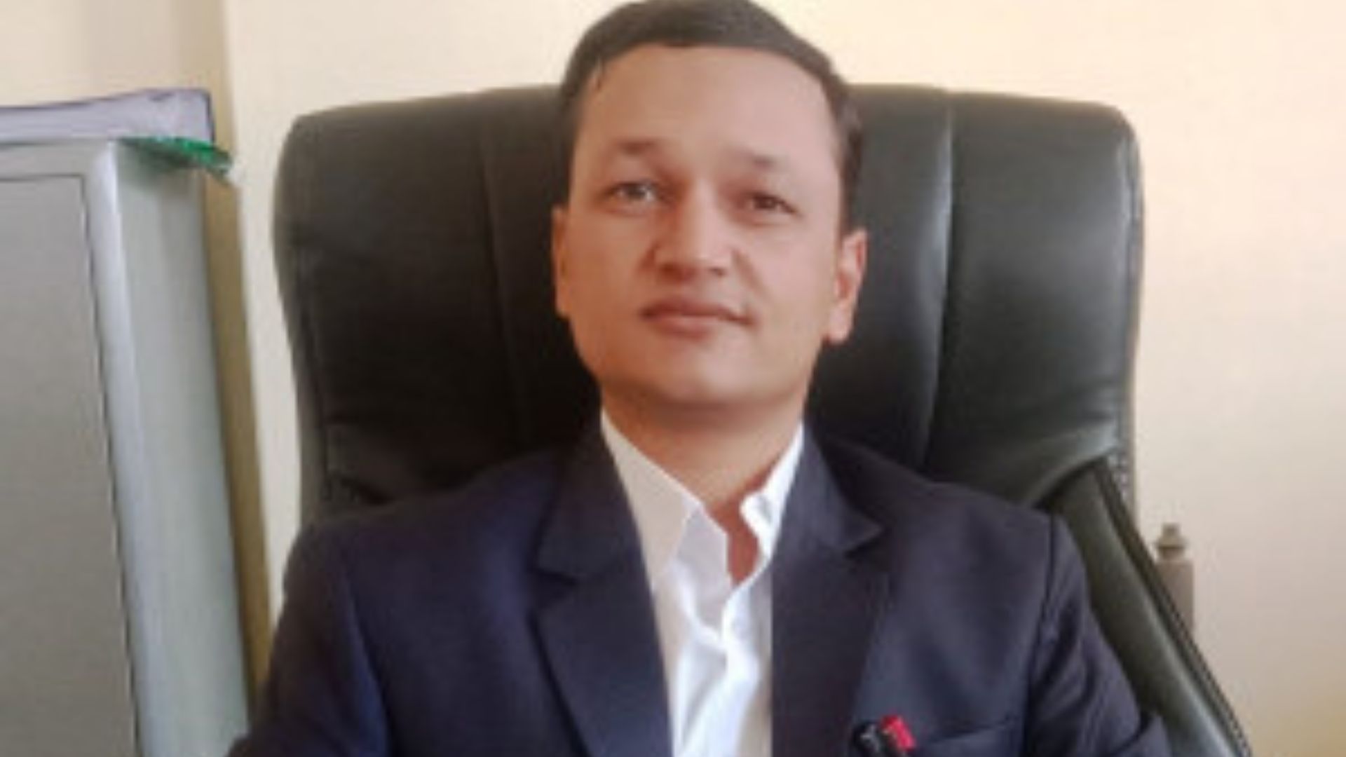 बाँकेका प्रमुख जिल्ला अधिकारी जोशीको उदयपुर सरुवा