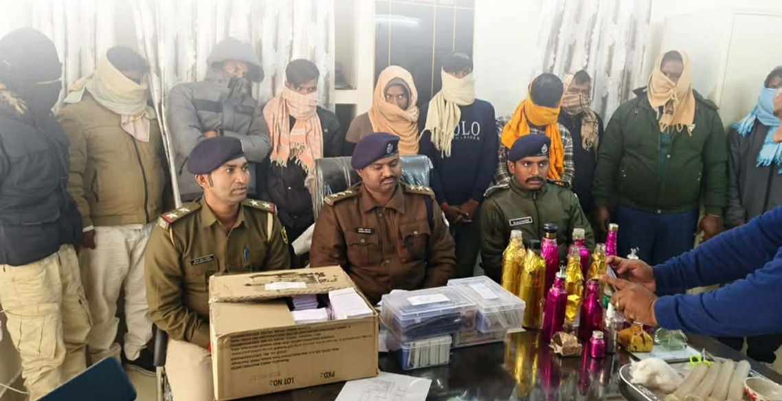 भारतमा नेपाली नक्कली नोट छाप्ने कारखानामा छापा, तीन नेपालीसहित १० जना पक्राउ