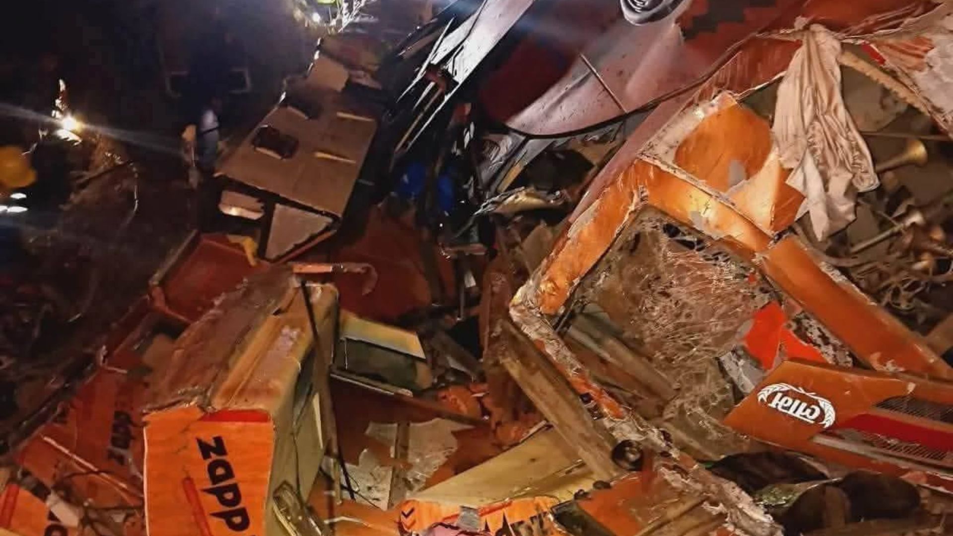 पोखराबाट काठमाडौं आउँदै गरेको बस दुर्घटना हूँदा १८ जनाको मृत्यु