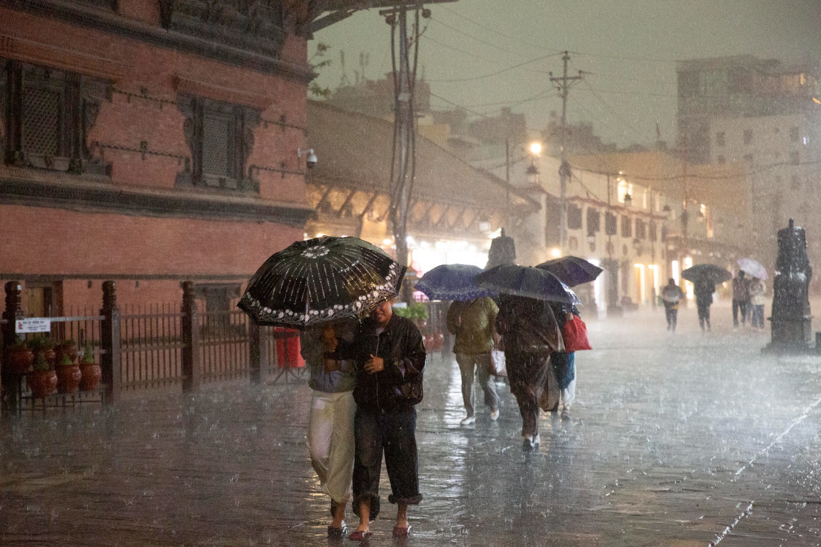 सातै प्रदेशमा वर्षा, बिहीबारसम्म प्रभाव रहने
